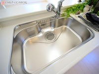 キッチン:飲み水からも家族の健康をサポート　浄水器のお水は野菜などのビタミンの破壊も抑制します！
