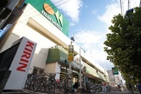 周辺環境:マルエツみずほ台店　営業時間１０時～２２時　駐車場４５台完備　マルエツ利用のお客様はお買い物金額に関わらず１時間無料です！Tポイントもたまるので毎日利用したくなりますね！
