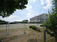 周辺環境:名細小学校　歴史や豊かな自然環境に囲まれた学校「 なかよく、かしこく、たくましい 」子ども達を育成するために家庭・地域と共に教育活動に取り組んでいるそうです！
