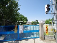 周辺環境:川越第一小学校　川越南東部にある小学校　周辺には、やまぶき会館、市立中央図書館、市立博物館、市立美術館などがあり、体験活動の場としてよく活用されているそうです！
